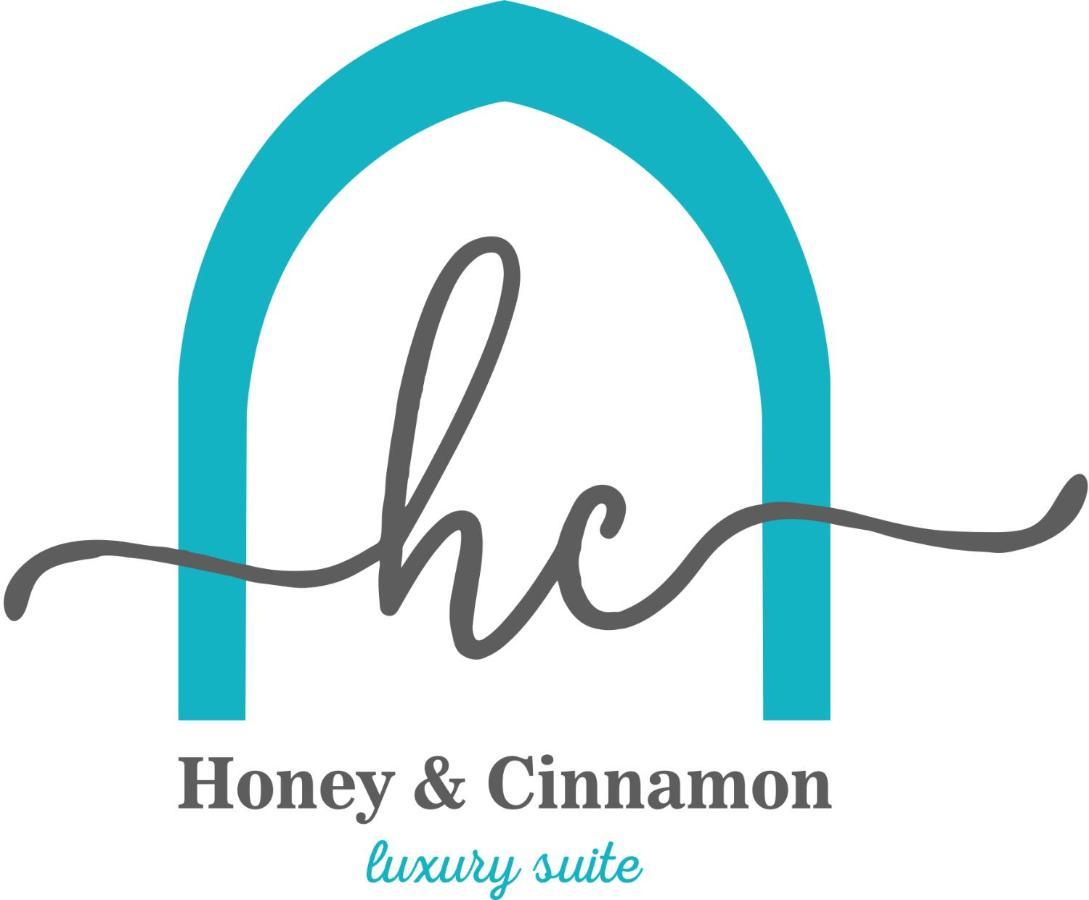 Honey & Cinnamon Luxury Suite Naxos City Exterior foto