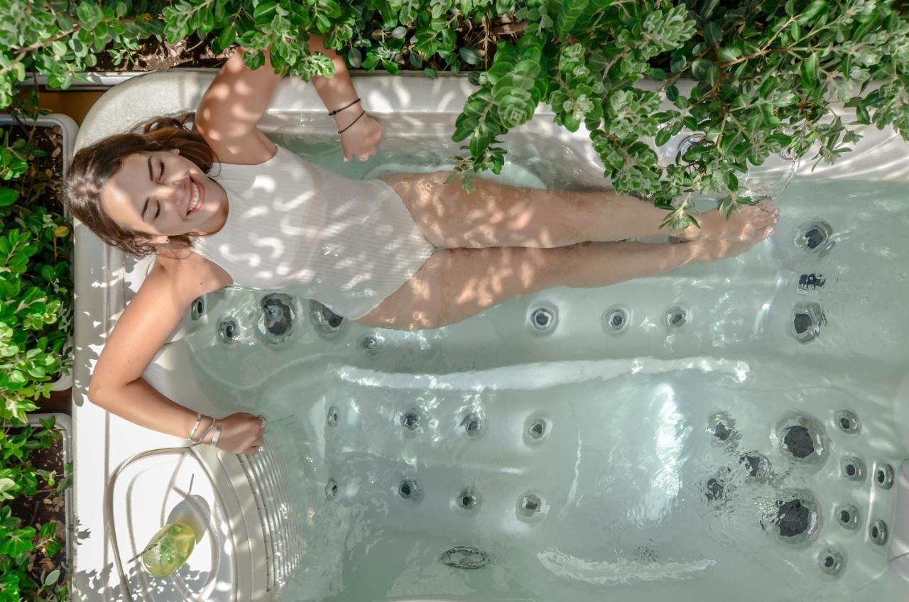 Honey & Cinnamon Luxury Suite Naxos City Exterior foto