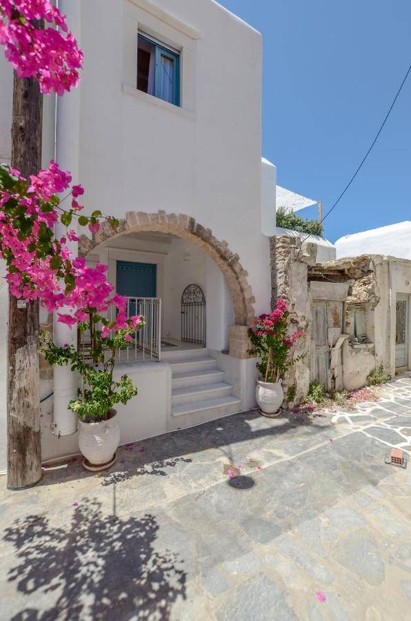 Honey & Cinnamon Luxury Suite Naxos City Exterior foto